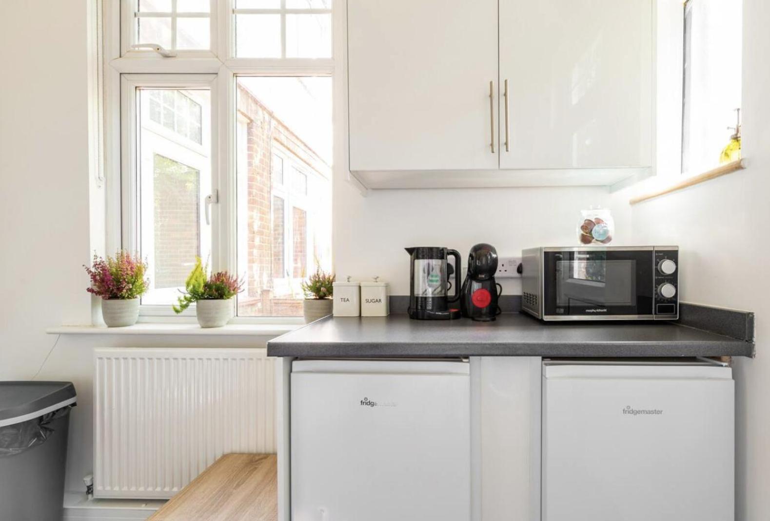 Beautiful 1-bed With Garden In Apartment